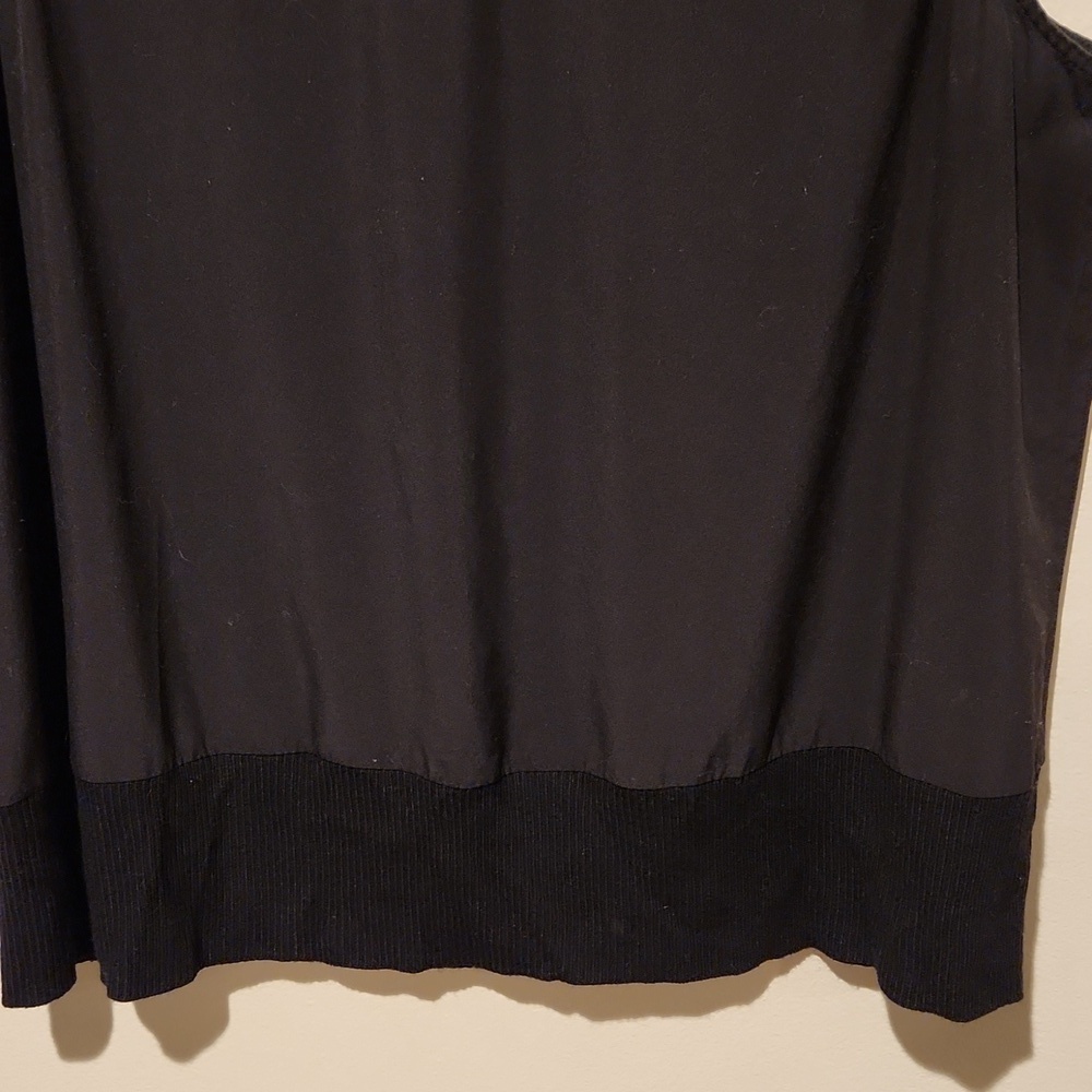 ❤️ ATHLETA BLACK ZEPHYR SHELL TOP, SMALL - Picture 5 of 8